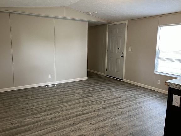 3rd image of 500 W Payton #32