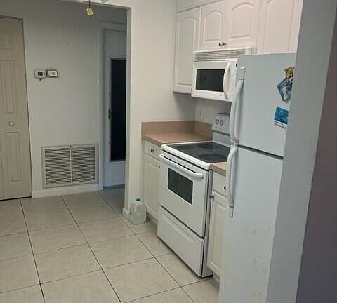 3rd image of 2094 SW Park Drive