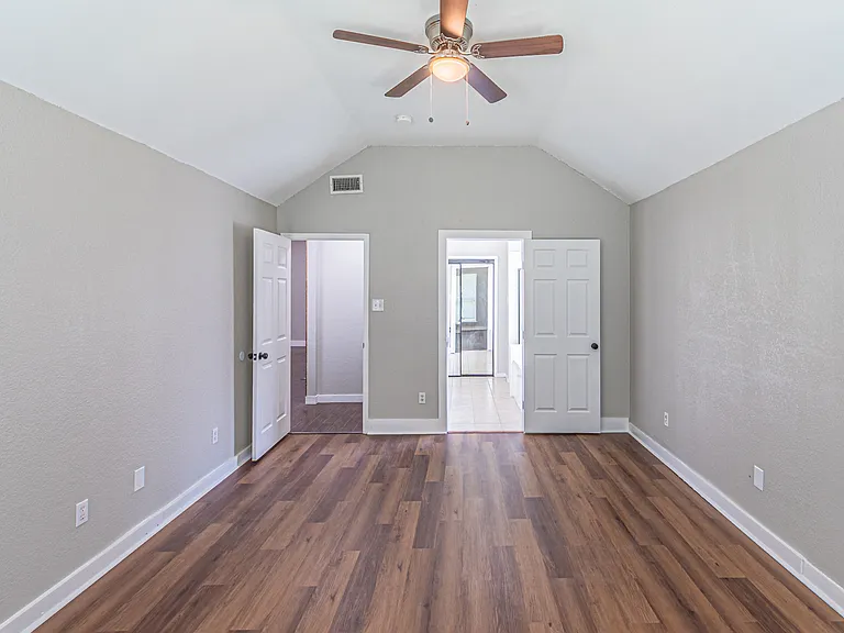 7624 Vista Creek Ln — Photo 28