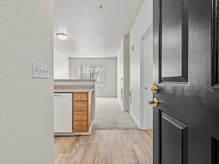 Chinook Way Apartments — Photo 96
