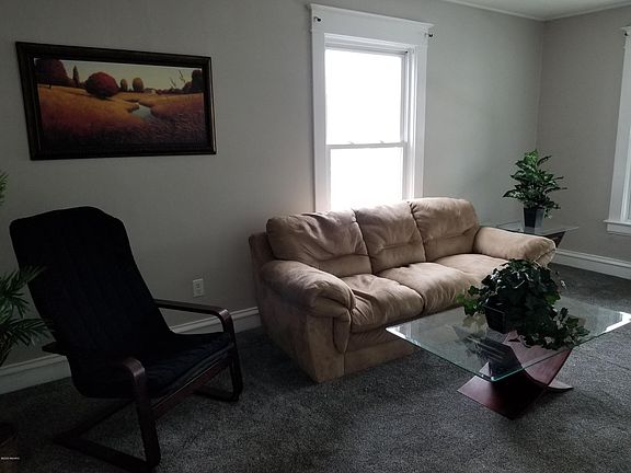 3rd image of 1326 Elizabeth Ave NW