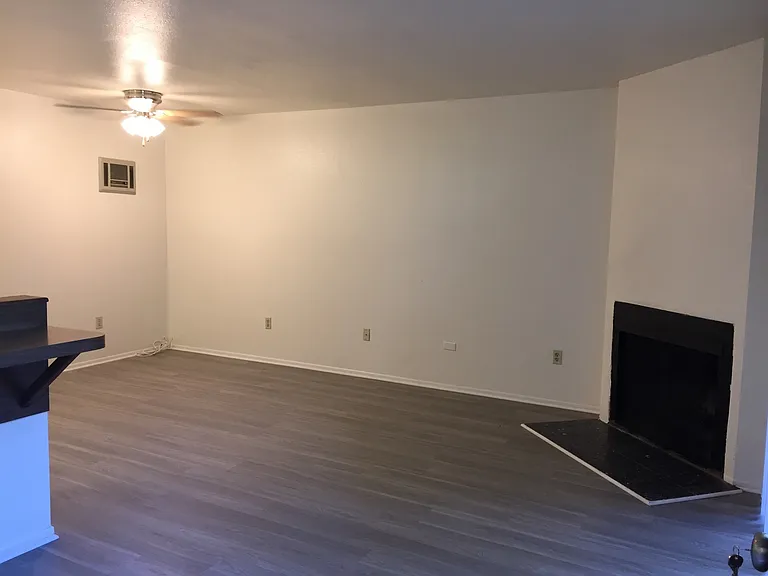 5245 Wood St #L — Photo 7