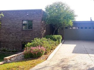 1928 Kamille Ct, Waterloo, IA 50701