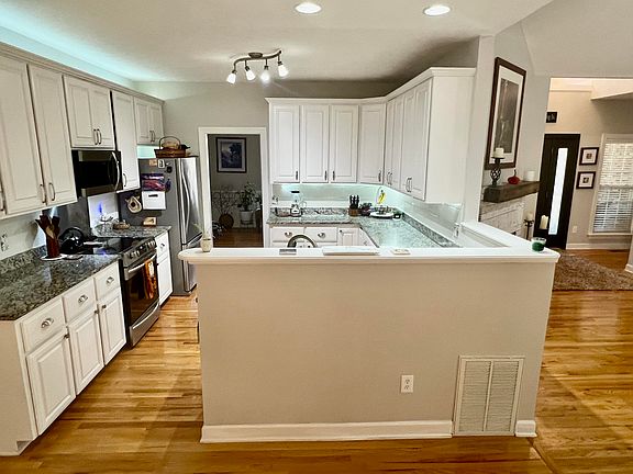 5th image of 1059 Brightwood Dr