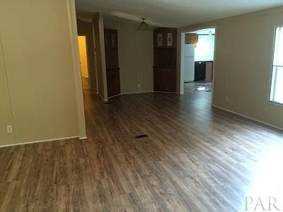 3rd image of 16 E Hood Dr