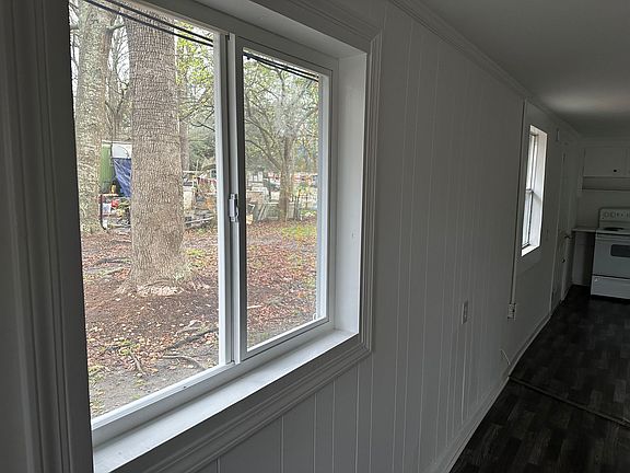 4th image of 102 Brenda B Ln