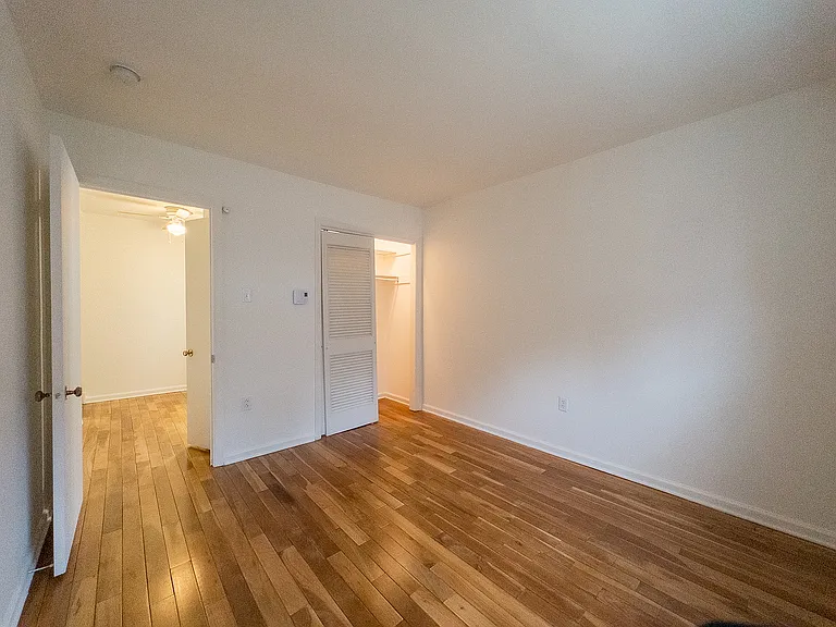 Hampshire Place Townhomes — Photo 12