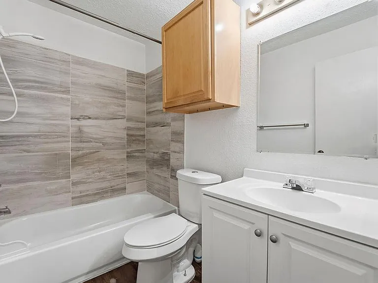 4542 Algernon Dr — Photo 11