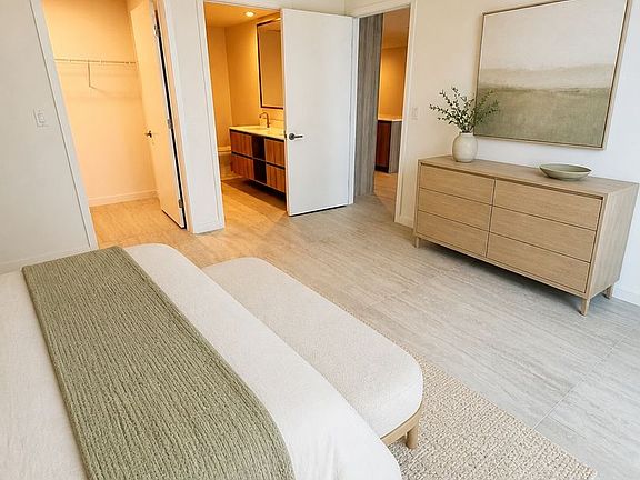 4th image of 77 SE 5th St #2701