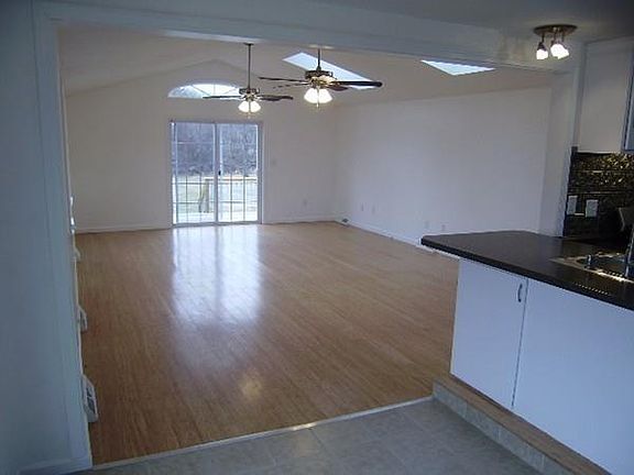 5th image of 62 Lincoln Ln