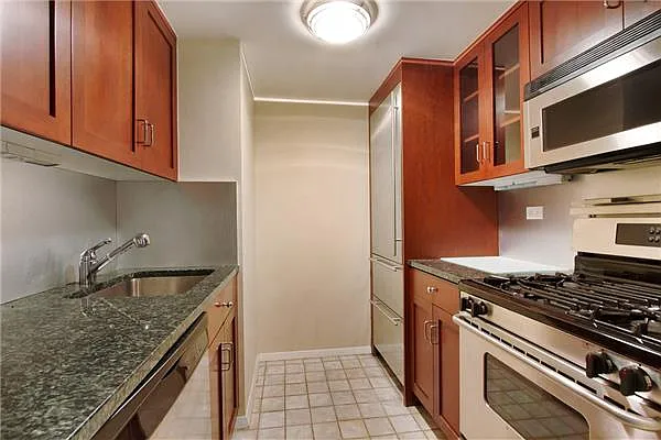 Rented by TNG Nassimi Realty | media 16