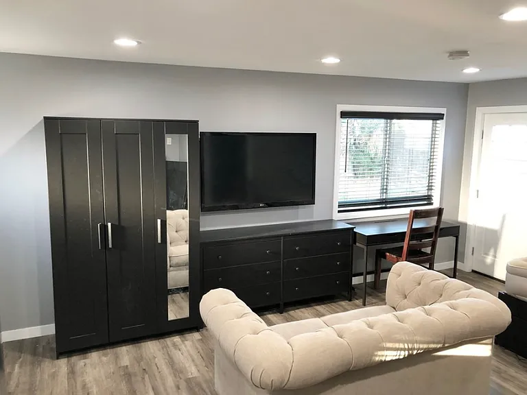 1644 Alameda St — Photo 5