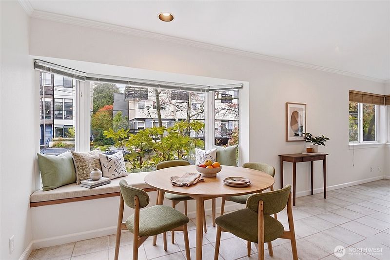 5th image of 4811 Phinney Avenue N #101