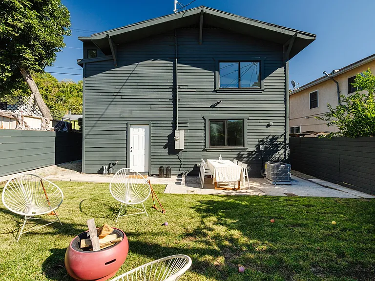 1134 Isabel St — Photo 26