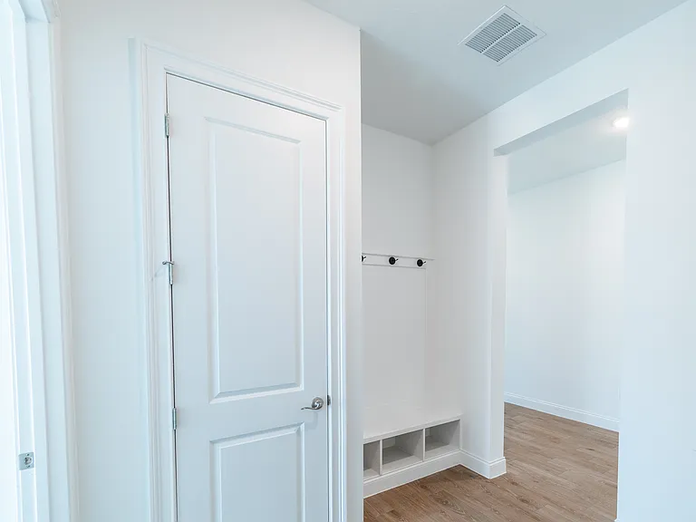 3412 Armen Dr — Photo 12