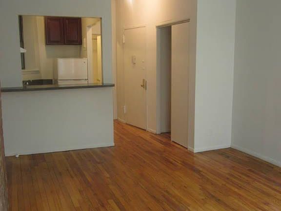 4th image of 327 E 92nd St APT 2d