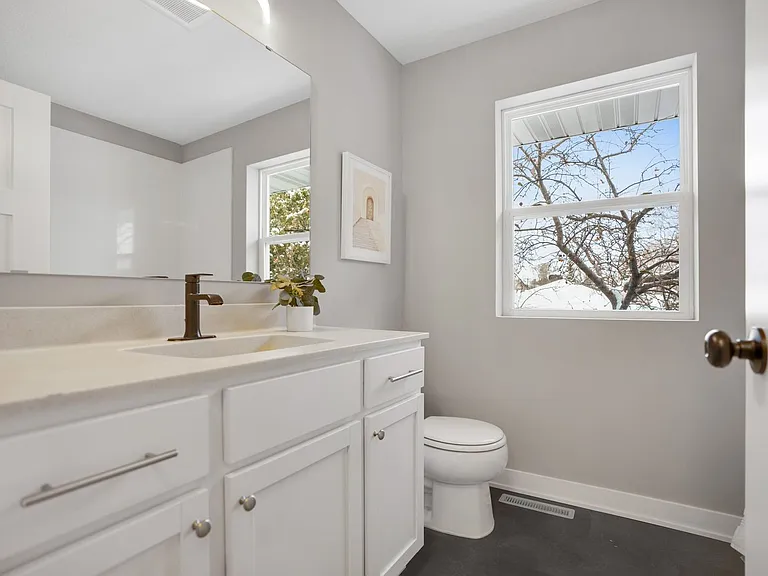 Available 07/01! New Build 4 bed 3 Bath in Hopkins! — Photo 32