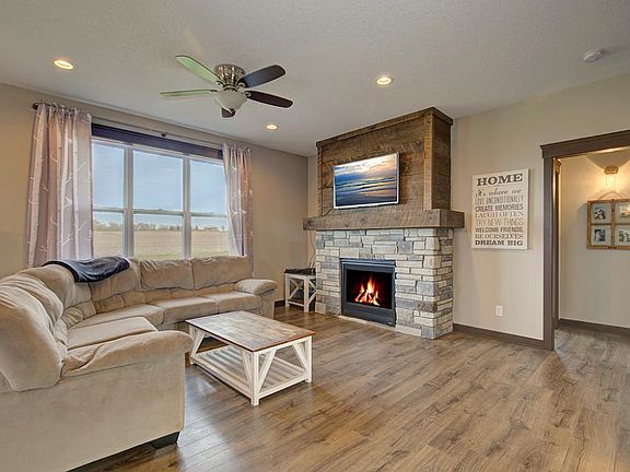 4th image of 264 Wheat Field Ln
