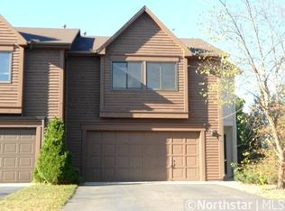 4345 Thornhill Ln, Vadnais Heights, MN 55127
