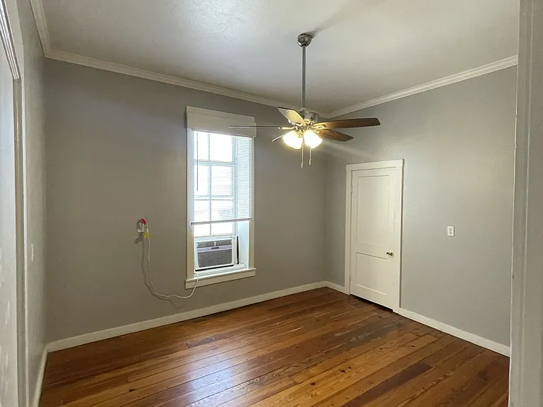 140 1/2 E San Antonio St #1 — Photo 4