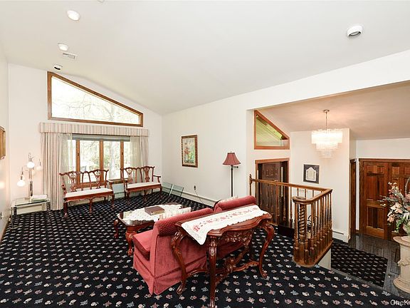 5th image of 24 HIGHVIEW Road