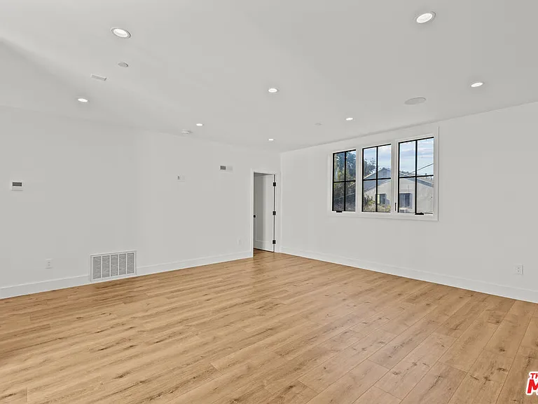 5540 Tova Rd — Photo 11