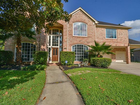 2nd image of 8107 Whirlaway Elm Dr