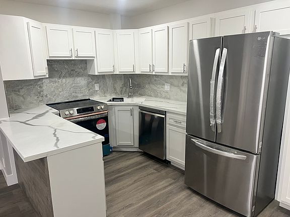 4th image of 1005 Green Pine Blvd APT D2