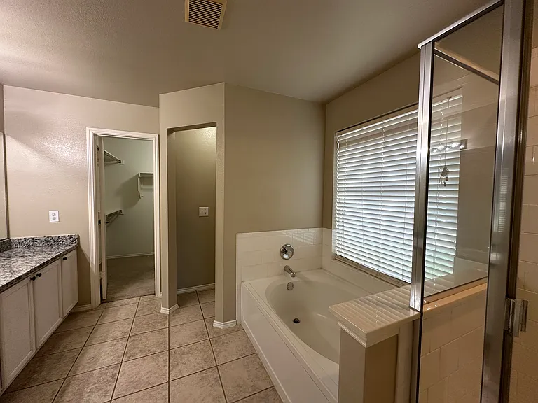4013 Shiraz Dr — Photo 8