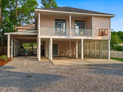 92 Elm Ln, Pass Christian, MS, 39571