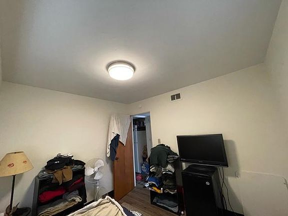 3rd image of 131 Whitehills Dr