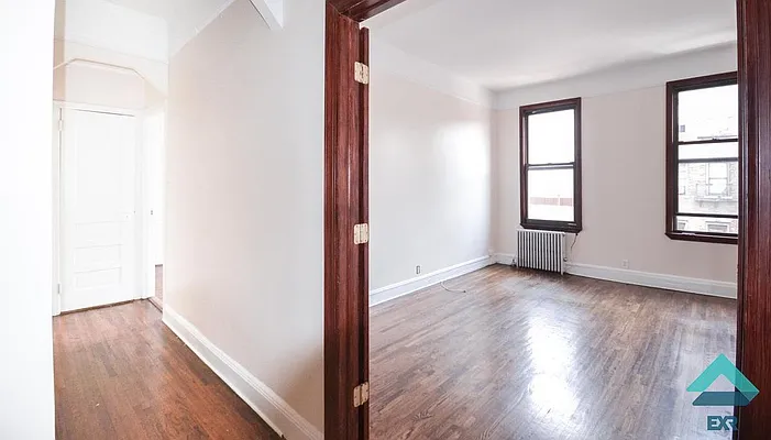 Rented by EXR | media 9