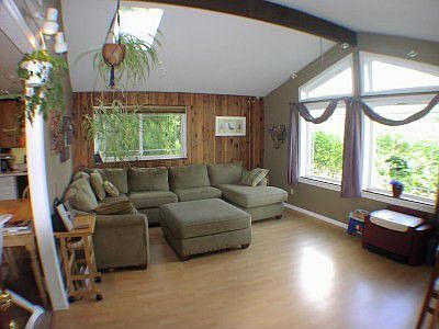 2nd image of 1727 Lyle Ave