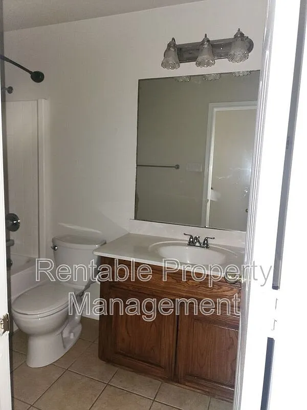 3 bed, 2.0 bath, 1258 sqft, $1,850 — Photo 4