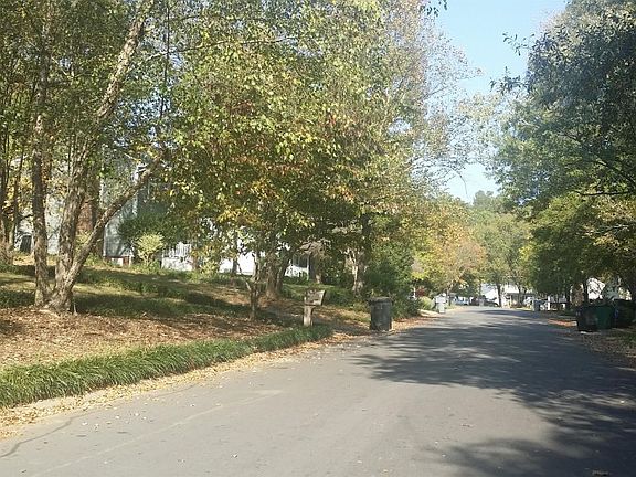 5th image of 8108 Park Vista Cres