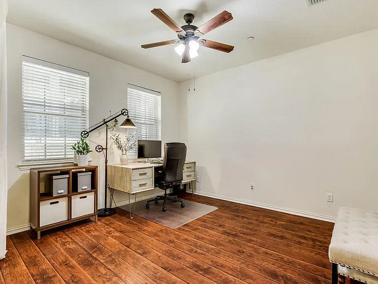 Office/Bedroom on 1st floor