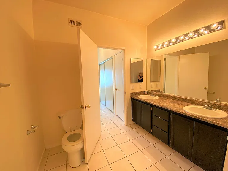 7211 Indian Creek Ln #203 — Photo 14