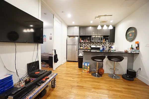 Rented by Rennit Inc. | media 29