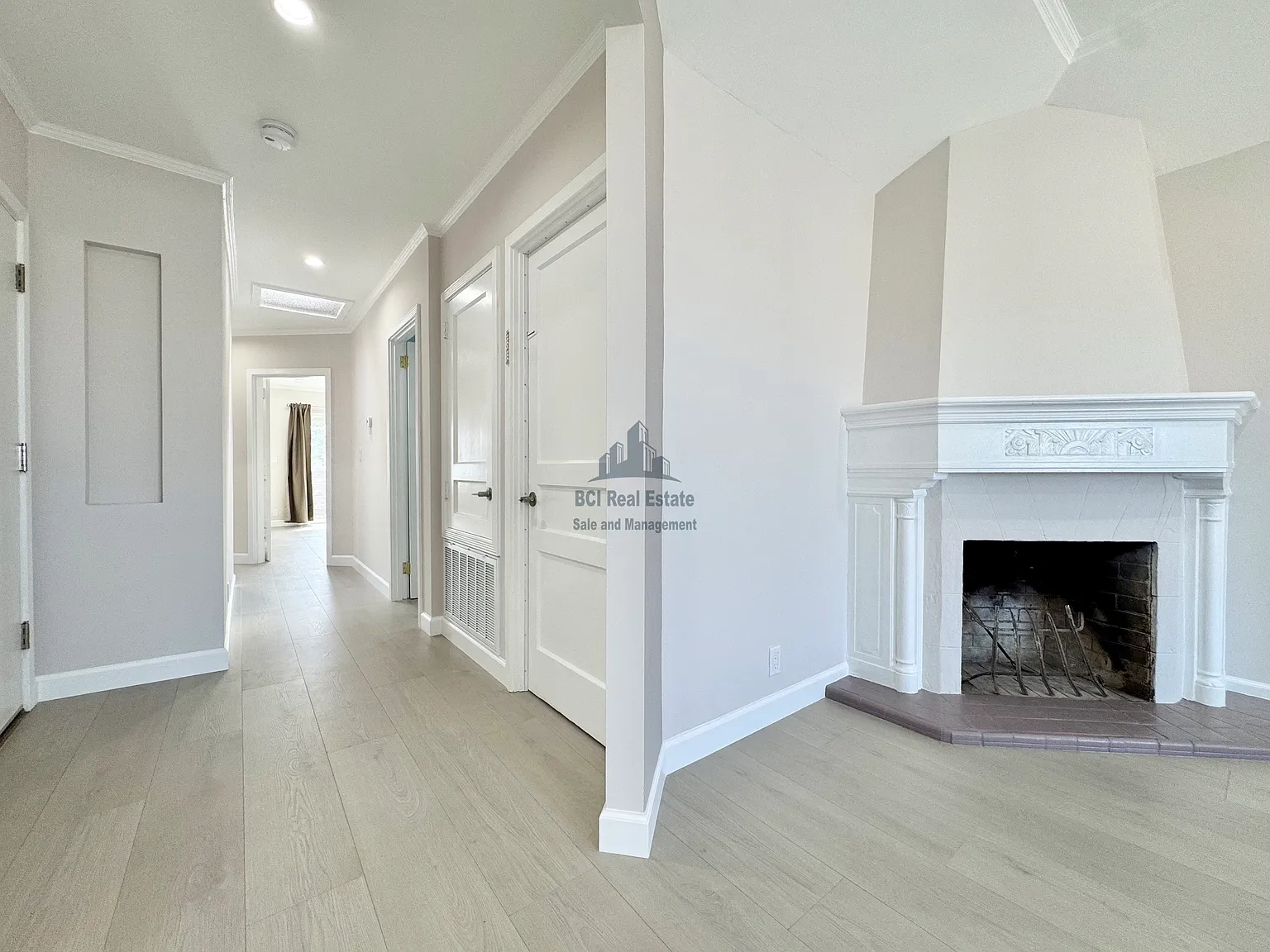 3 bed, 1425 sqft, $5,950 — Photo 4