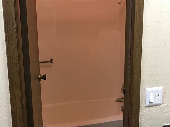 4th image of 312 Monks Ct