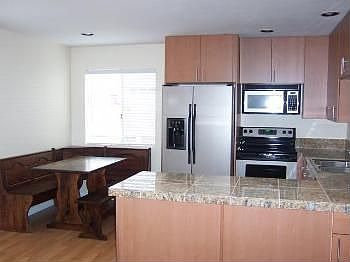 5th image of 824 Santa Clara Pl Unit 3
