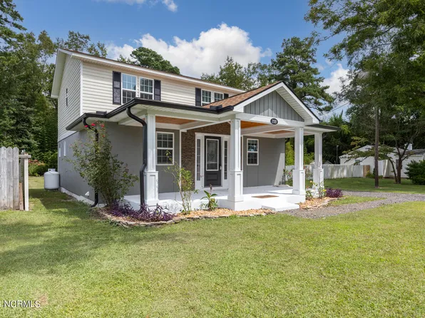 209 S Rockfish Street, Wallace, NC 28466