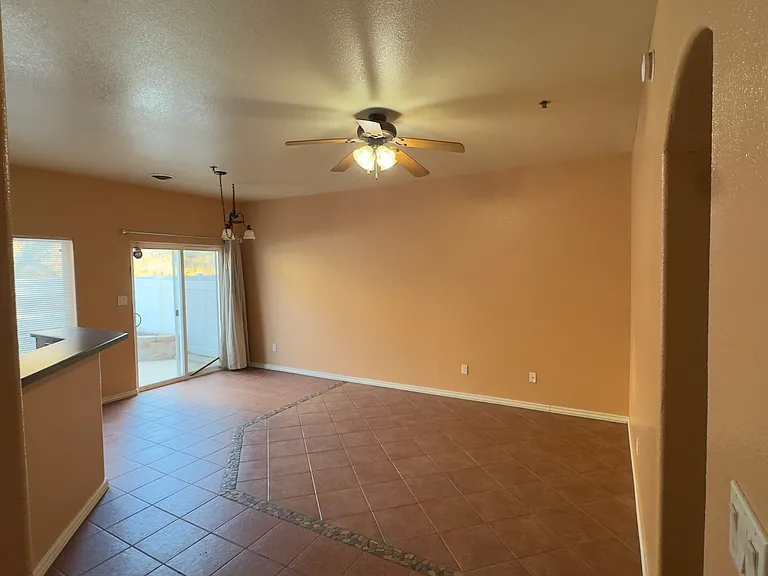 1944 Hollyhock Cir #1944 — Photo 3