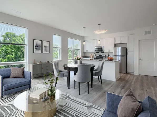 The Residences at Forest Glen