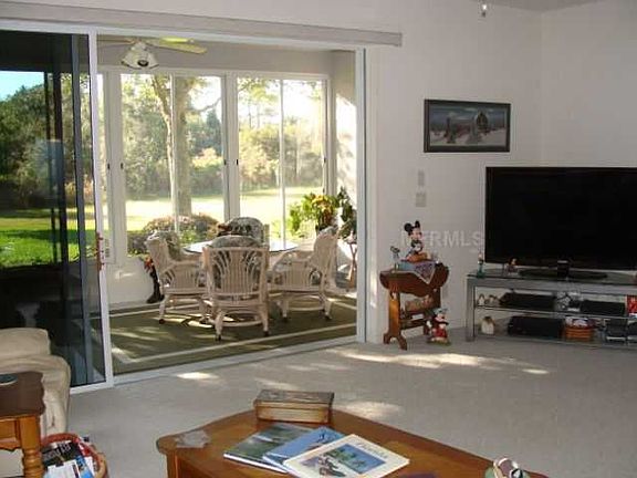 4th image of 5634 Sir Churchill Dr