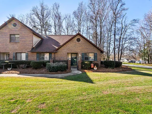 223 Abbey Ln, Greenwood, SC 29649