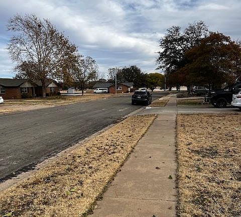 street view; cul de sac; park at end of street
