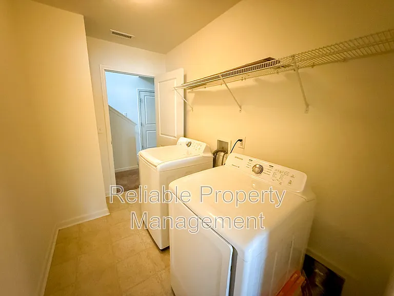 944 Avondale Dr — Photo 11