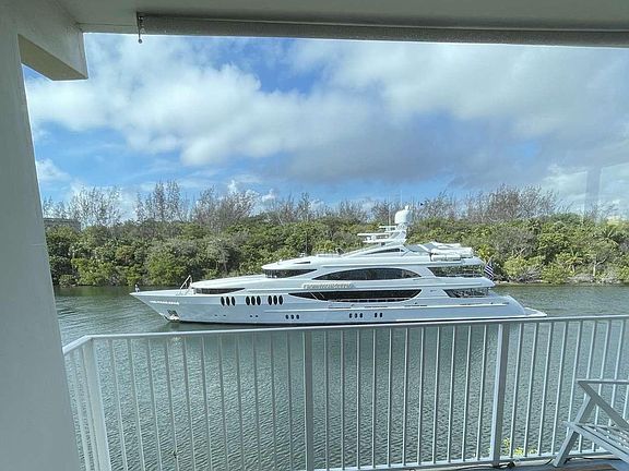 3rd image of 333 NE 19th Avenue #305