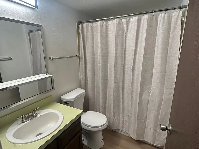 Regency Apartments 4809 — Photo 6